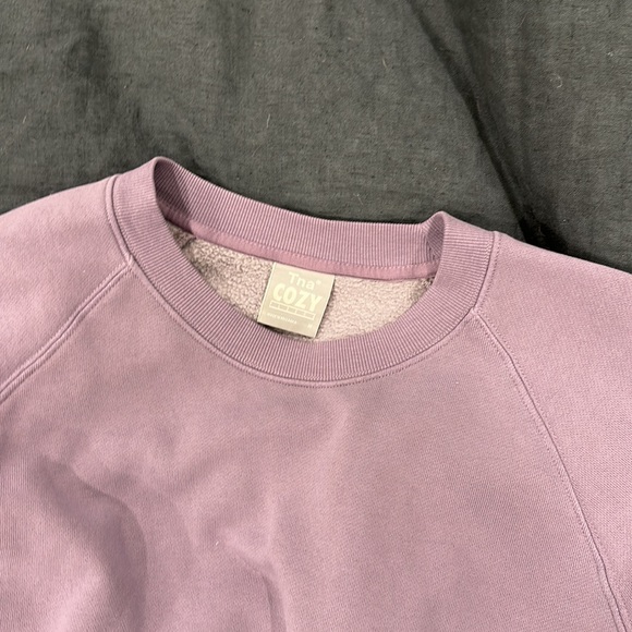 SOLD- Cropped TNA cozy crew neck - lilac / purple excellent like new condition. - Picture 4 of 5